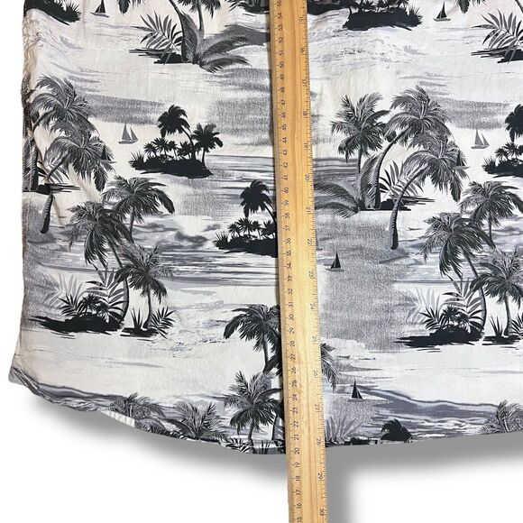 Tommy Bahama Men’s LG Button Shirt Tennessee Volunteers Button Up - Picture 9 of 9